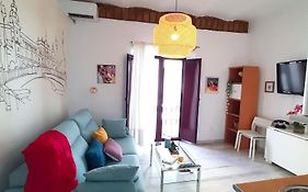 Lovely Center Apartments - Sunny Balcony Alfalfa